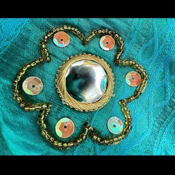 🆕🎁Gold embellished silk-like bright turquoise shoulder purse-vintage-like new - Picture 3 of 16